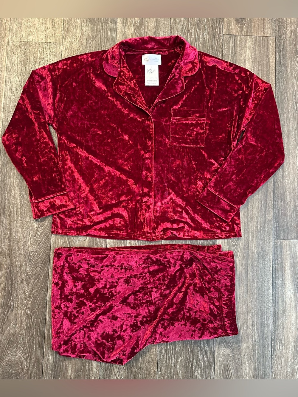 Lord & Taylor red velvet/velour two piece cozy pajama set Sz L